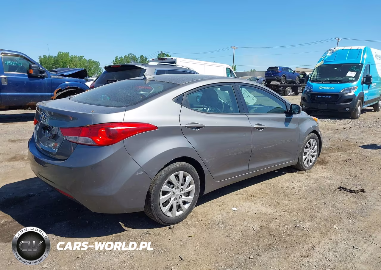 2012 Hyundai Elantra Gls VIN:5NPDH4AE9CH067084 - 4