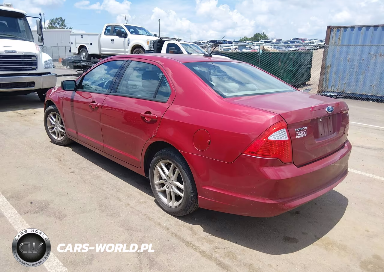 2010 Ford Fusion S VIN:3FAHP0GAXAR180172 - 3