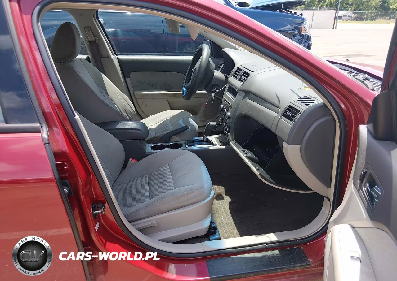 2010 Ford Fusion S VIN:3FAHP0GAXAR180172 - 5