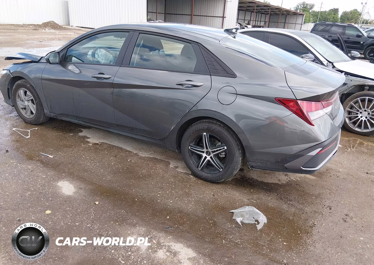 2026 Hyundai Elantra Se VIN:KMHLL4DG7TU182694 - 3