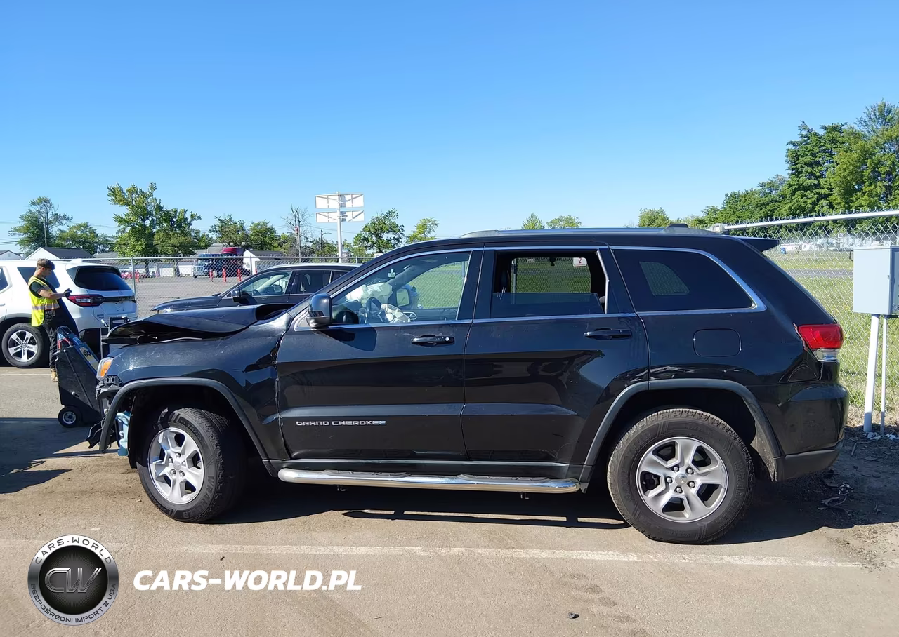 2014 Jeep Grand Cherokee Laredo VIN:1C4RJFAG4EC422250 - 14