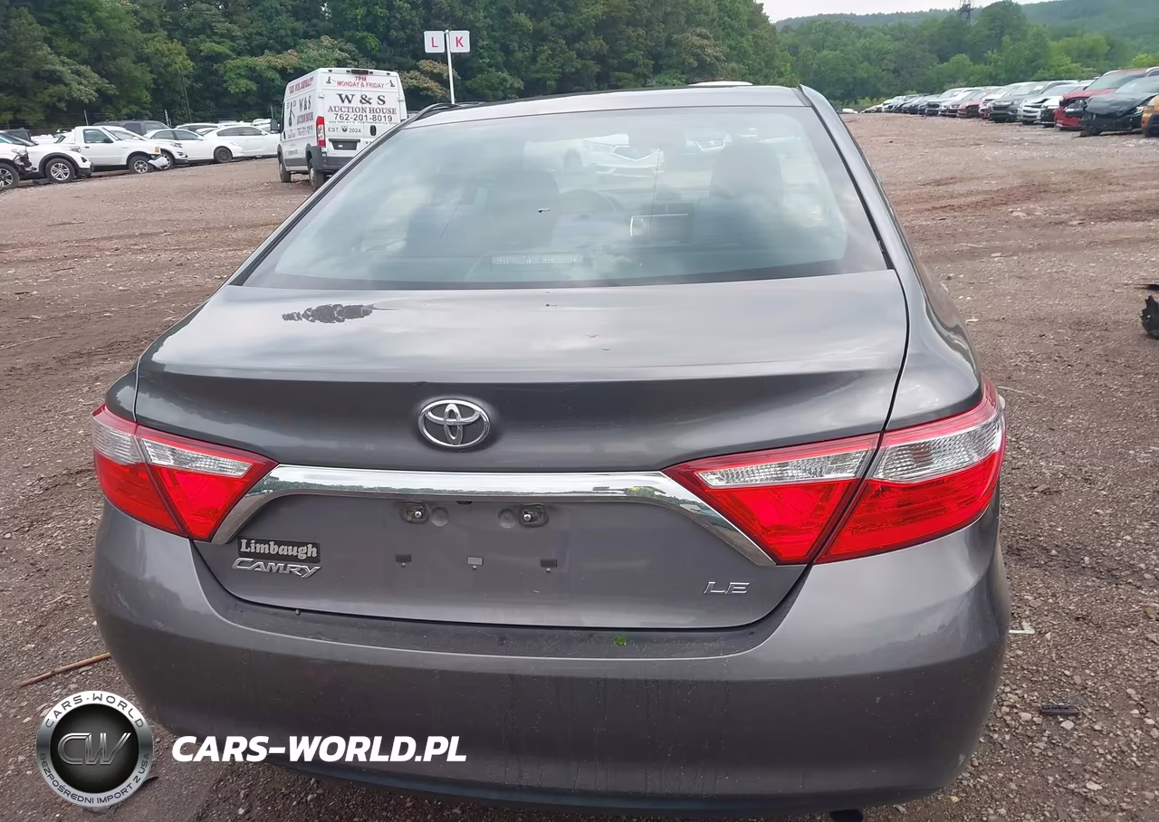 2016 Toyota Camry Le VIN:4T1BF1FK6GU120776 - 16