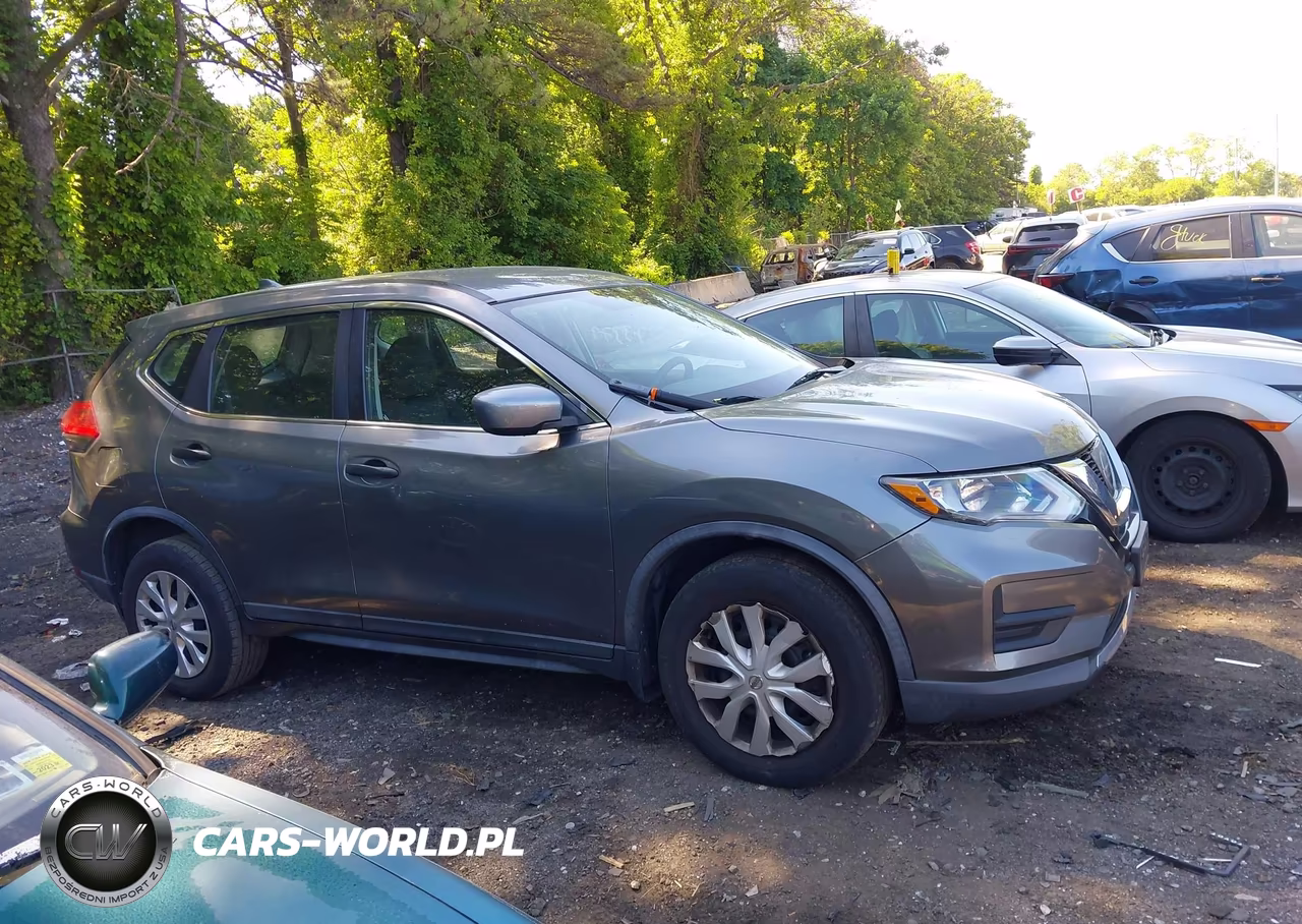 2017 Nissan Rogue S VIN:KNMAT2MV0HP619245 - 13