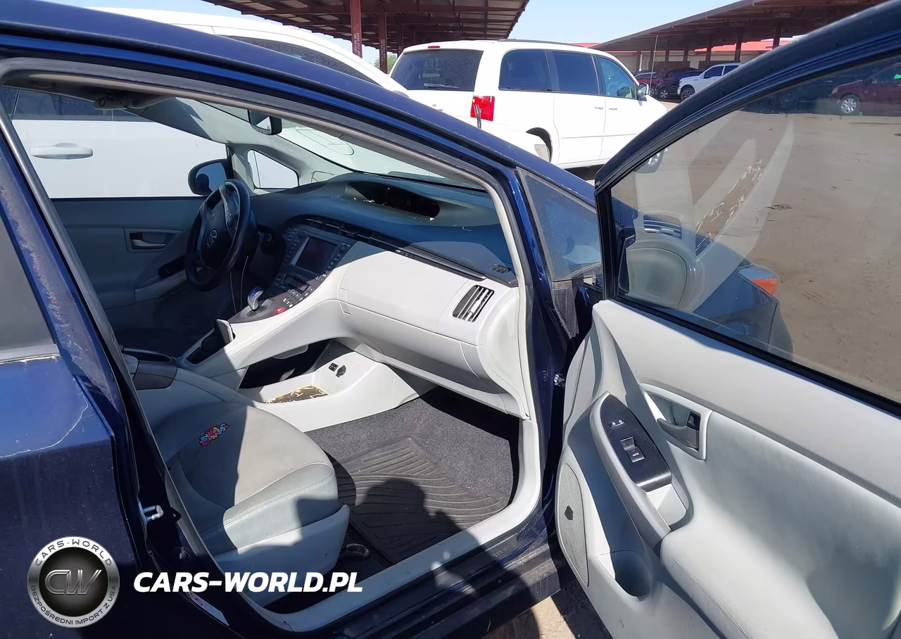 2014 Toyota Prius Four VIN:JTDKN3DU7E1765068 - 5
