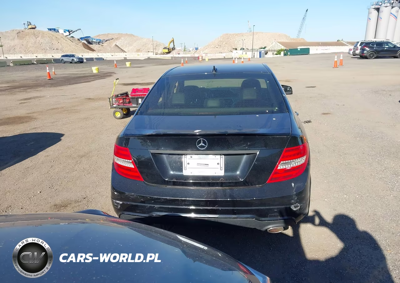 2013 Mercedes-Benz C 300 Sport 4Matic VIN:WDDGF8AB0DR296981 - 16