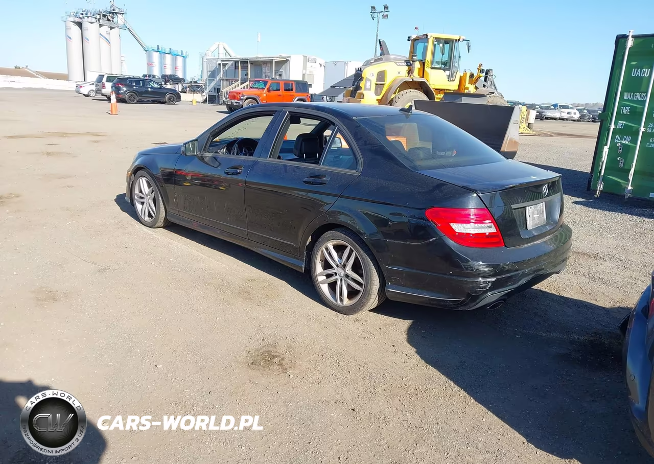 2013 Mercedes-Benz C 300 Sport 4Matic VIN:WDDGF8AB0DR296981 - 3