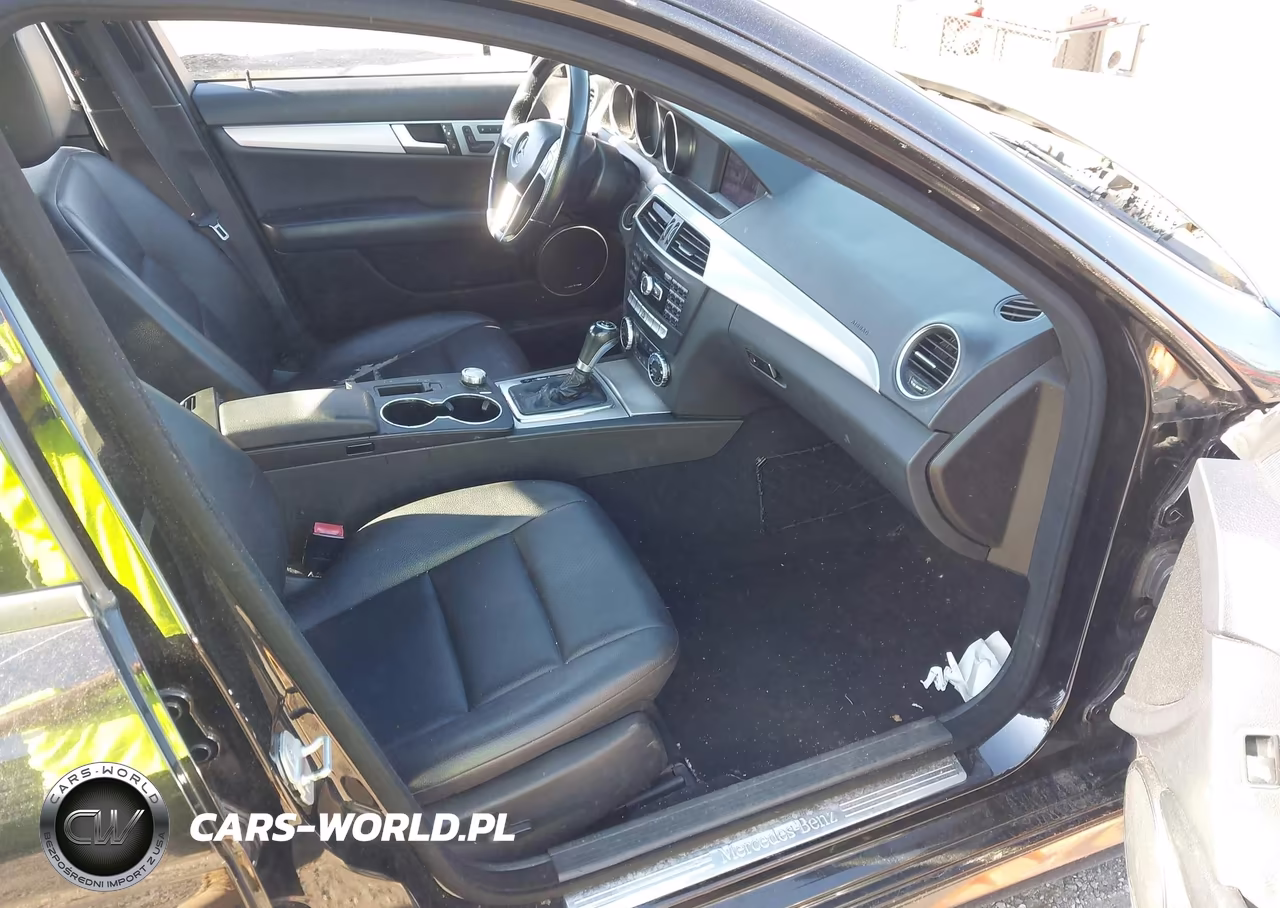 2013 Mercedes-Benz C 300 Sport 4Matic VIN:WDDGF8AB0DR296981 - 5