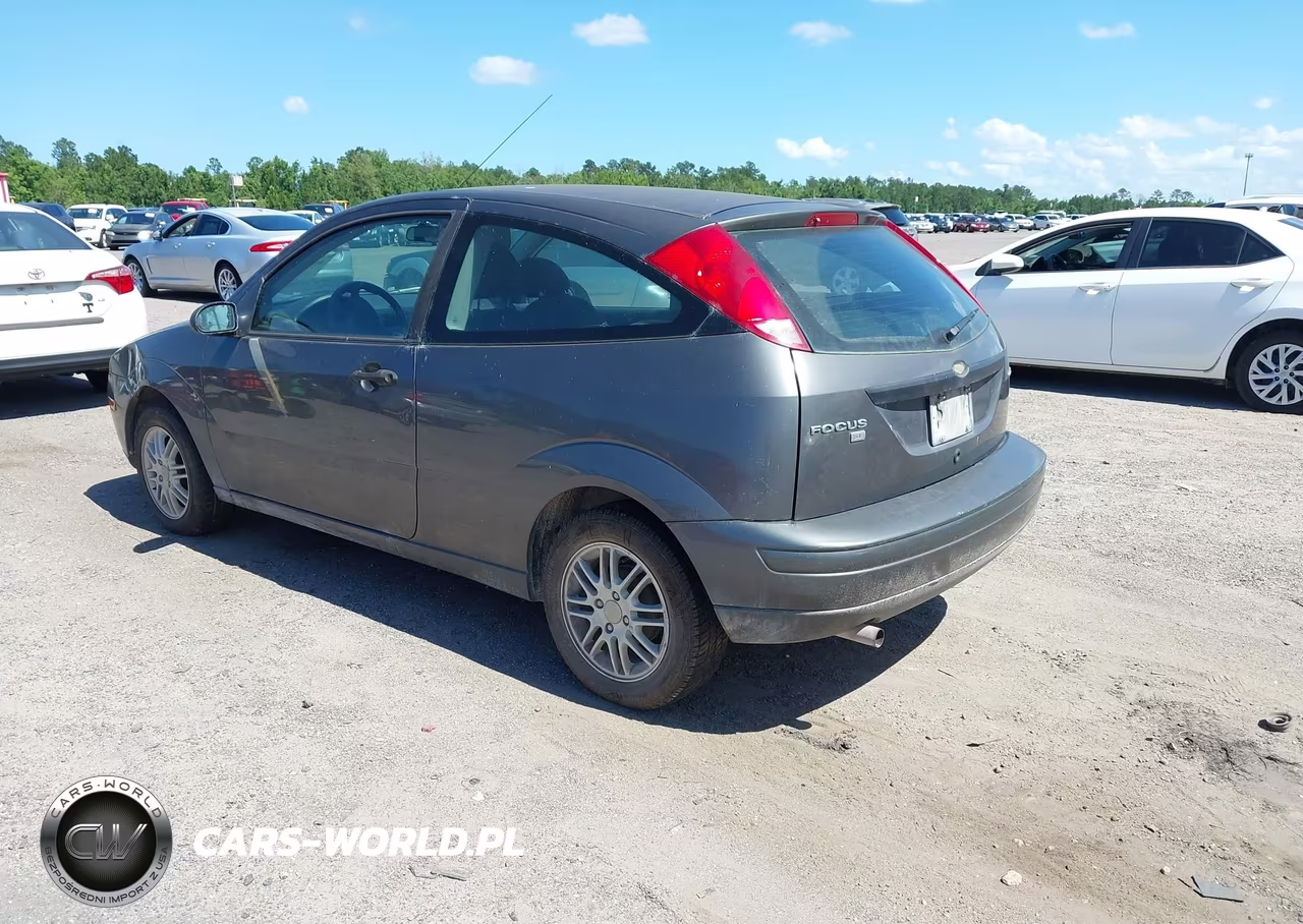 2005 Ford Focus Zx3 VIN:3FAFP31N15R135373 - 3
