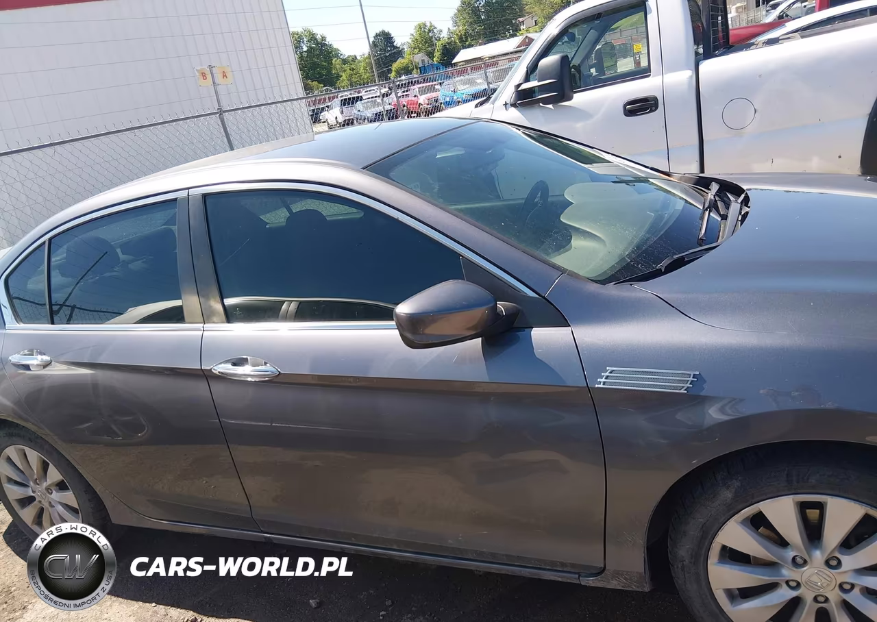 2015 Honda Accord Sport VIN:1HGCR2F56FA039228 - 13