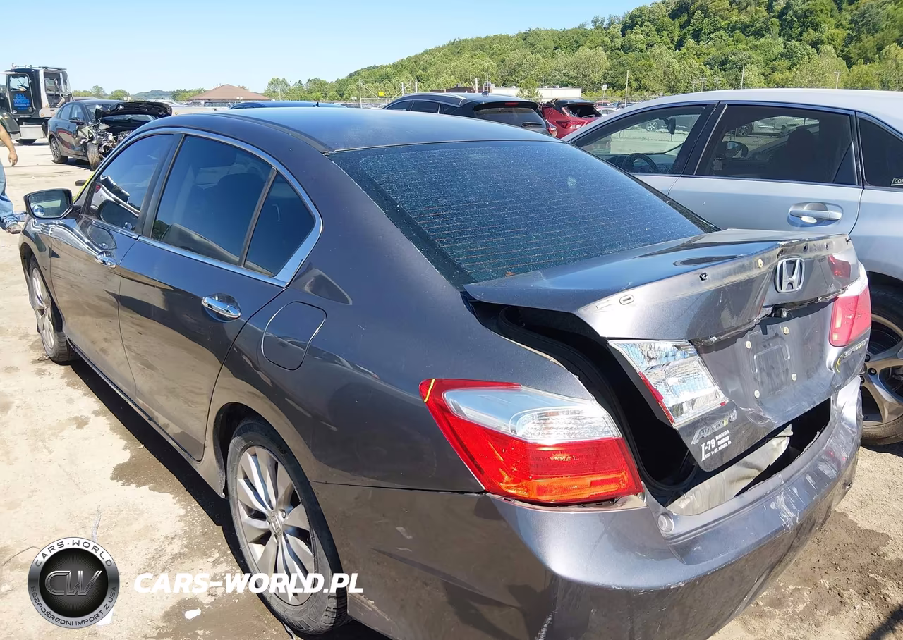 2015 Honda Accord Sport VIN:1HGCR2F56FA039228 - 3