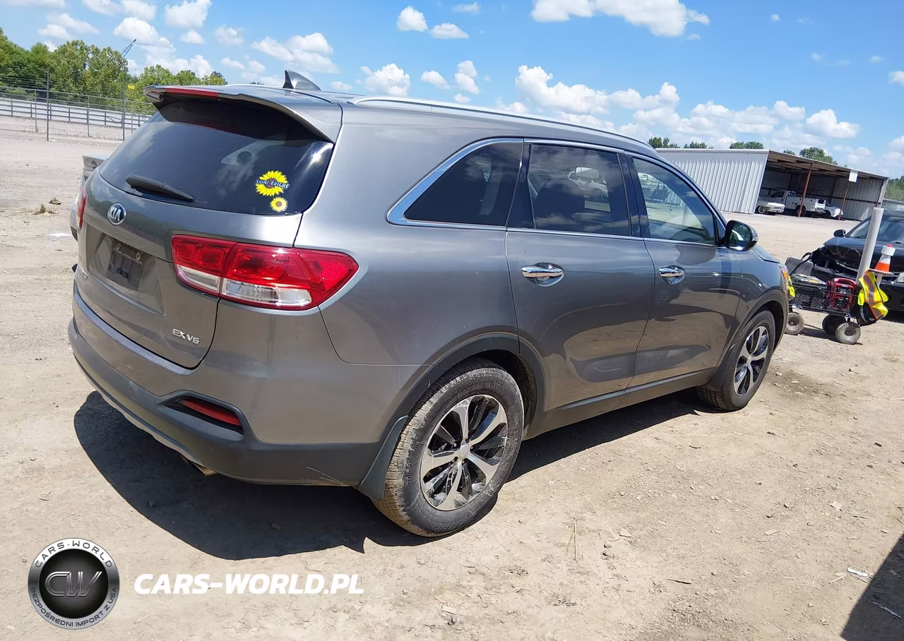 2018 Kia Sorento 3.3L Ex VIN:5XYPH4A54JG383770 - 4