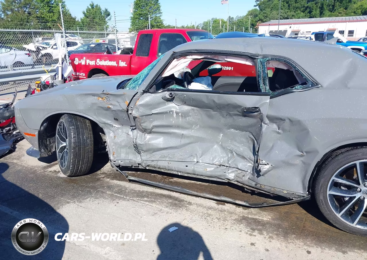 2018 Dodge Challenger R-T Scat Pack VIN:2C3CDZFJ0JH128357 - 6