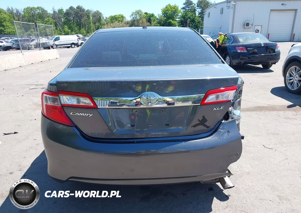 2014 Toyota Camry Xle VIN:4T4BF1FK3ER400254 - 17