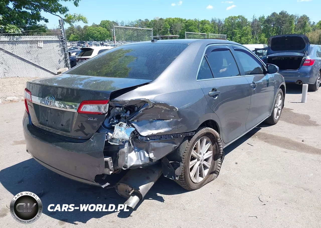 2014 Toyota Camry Xle VIN:4T4BF1FK3ER400254 - 4