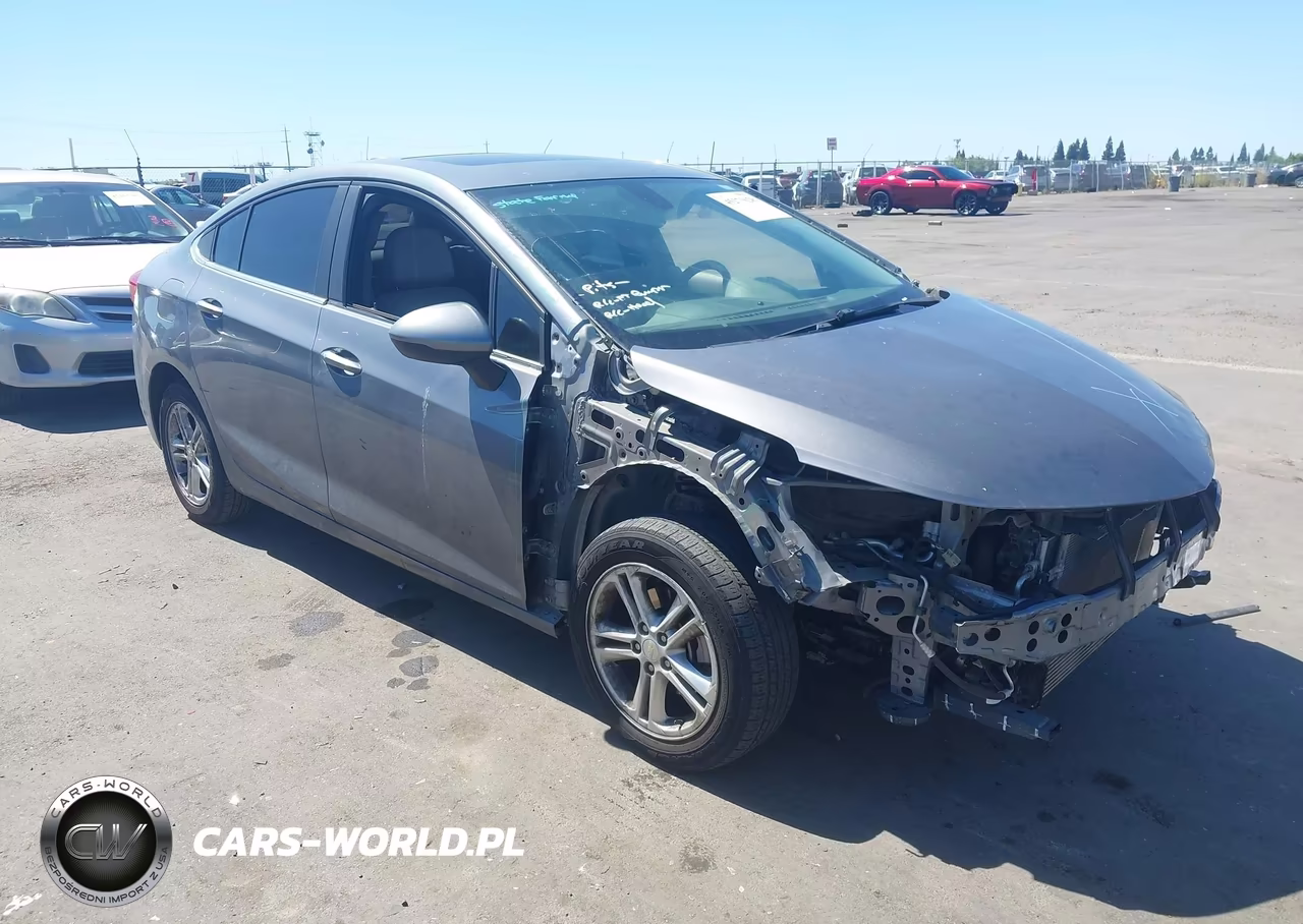 2018 Chevrolet Cruze Lt Auto – zdjęcie 1 z 17