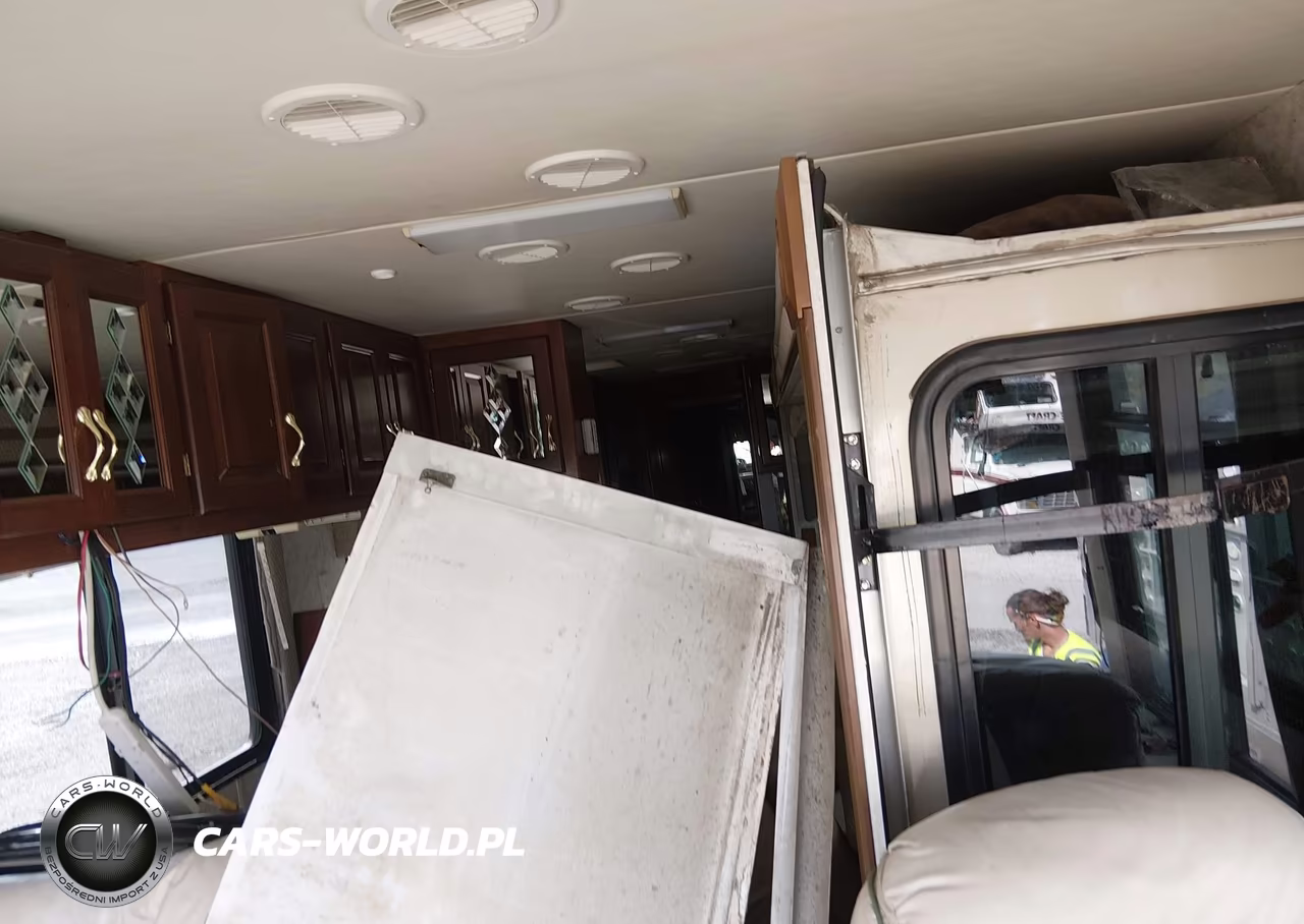 2003 Freightliner Chassis X Line Motor Home VIN:4UZAAHAK23CL91909 - 8