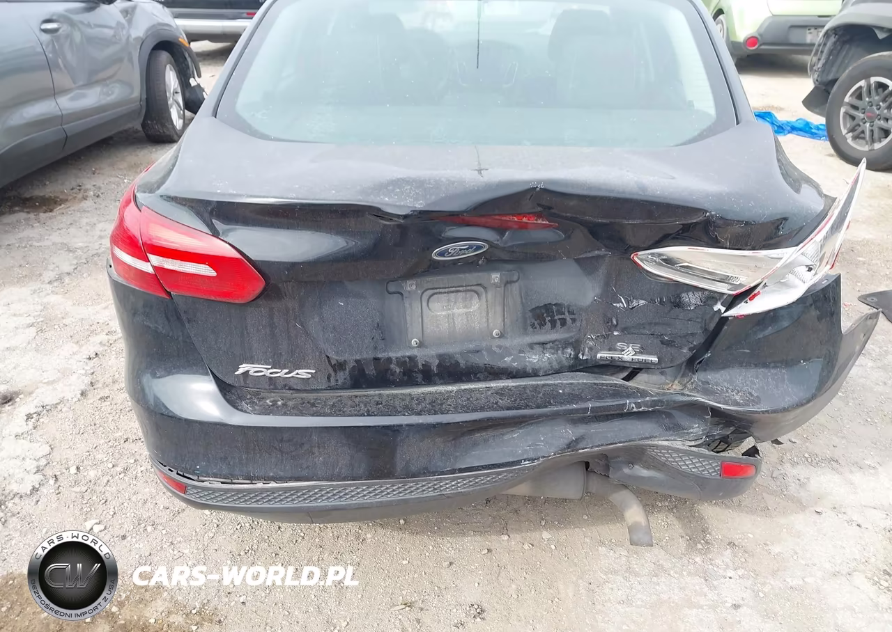 2016 Ford Focus Se VIN:1FADP3F26GL250736 - 6