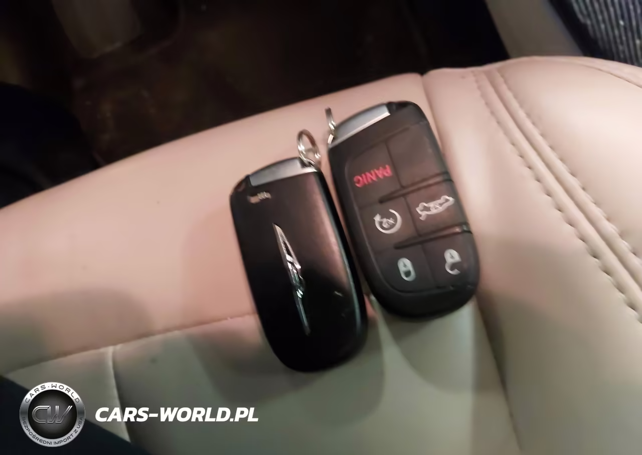 2015 Chrysler 200 C VIN:1C3CCCEG9FN592994 - 11