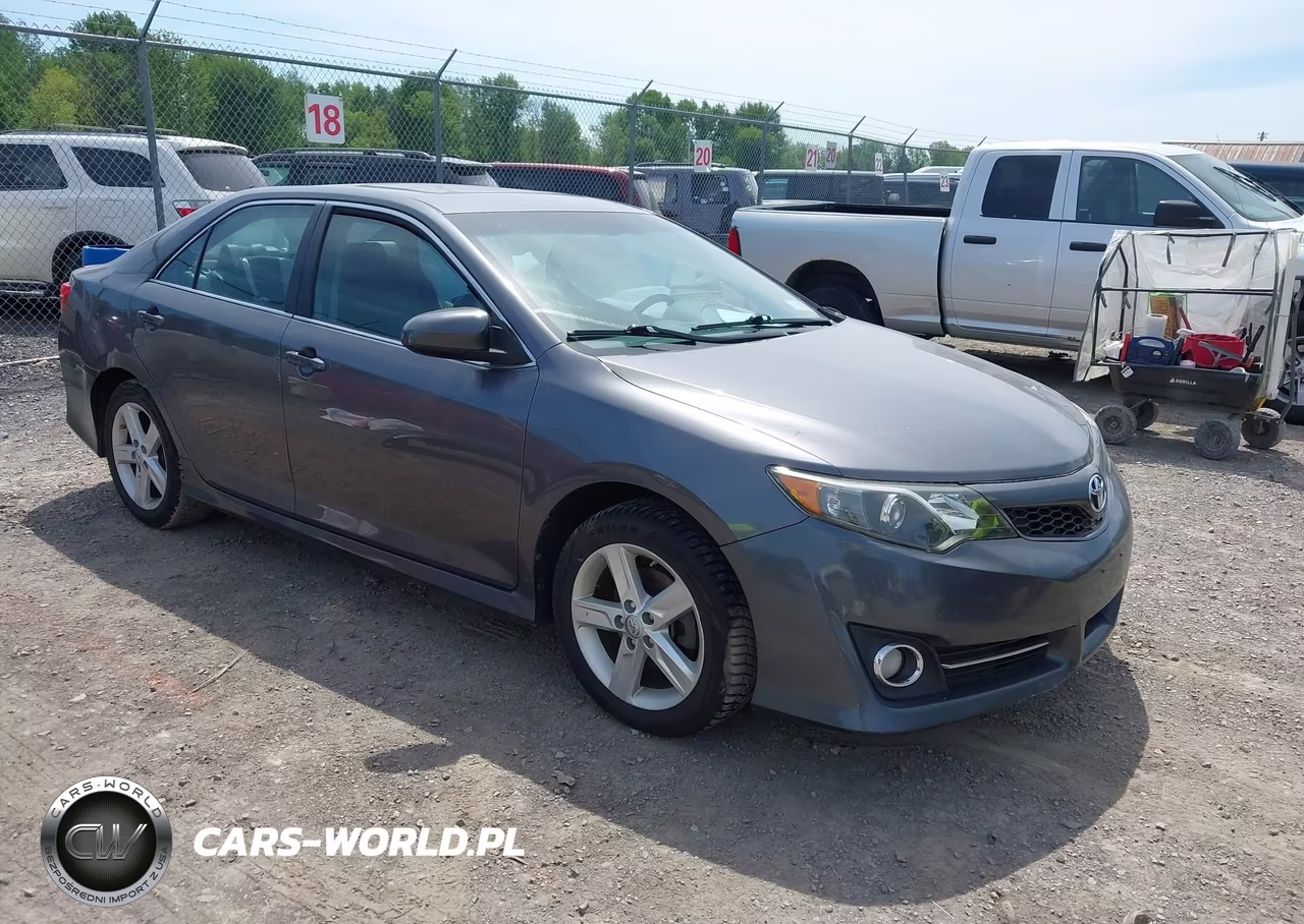 2014 Toyota Camry Se – zdjęcie 1 z 16