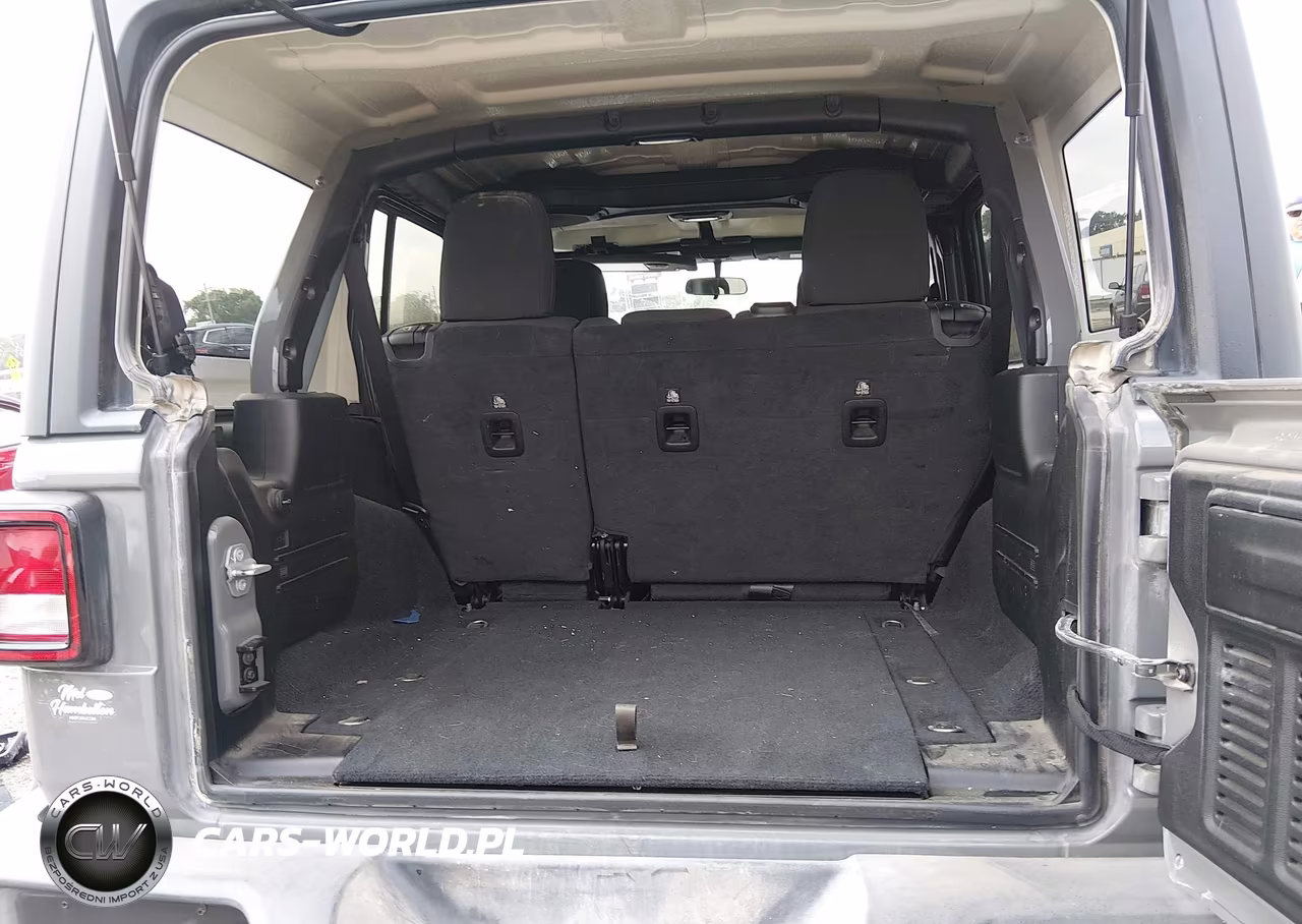 2020 Jeep Wrangler Unlimited Sport S 4X4 VIN:1C4HJXDN7LW325597 - 16