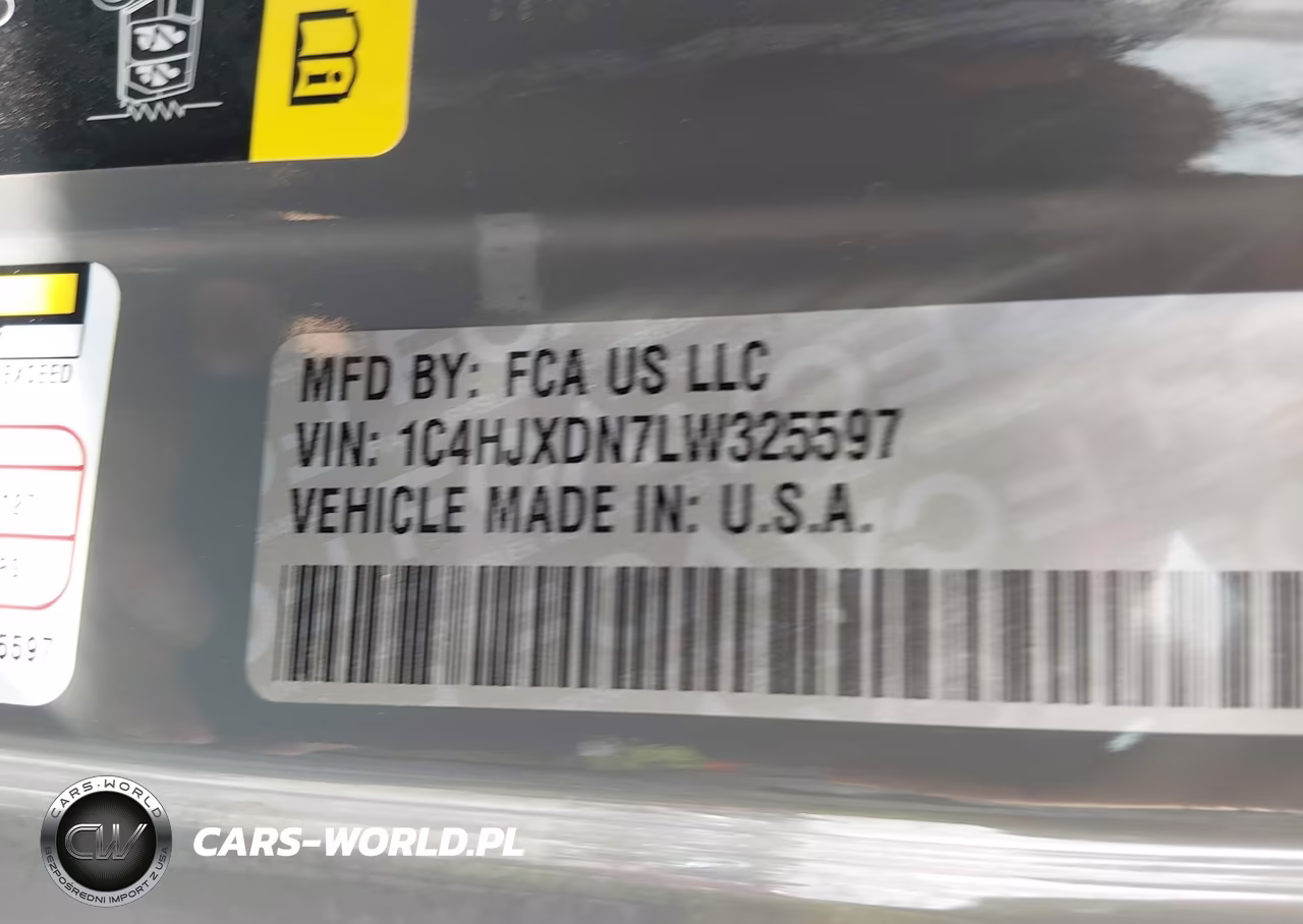 2020 Jeep Wrangler Unlimited Sport S 4X4 VIN:1C4HJXDN7LW325597 - 9