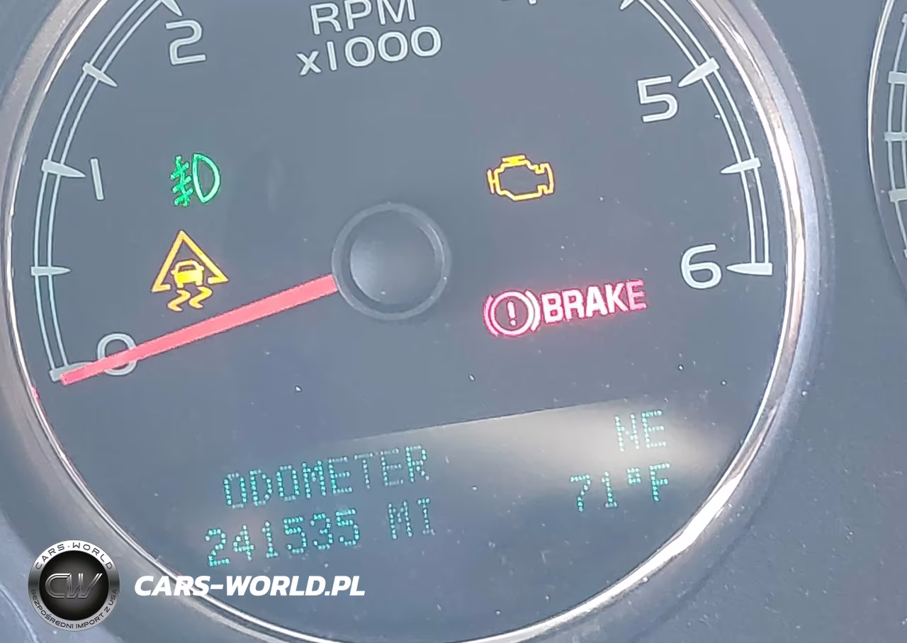 2011 Chevrolet Tahoe Lt VIN:1GNSKBE02BR281277 - 15