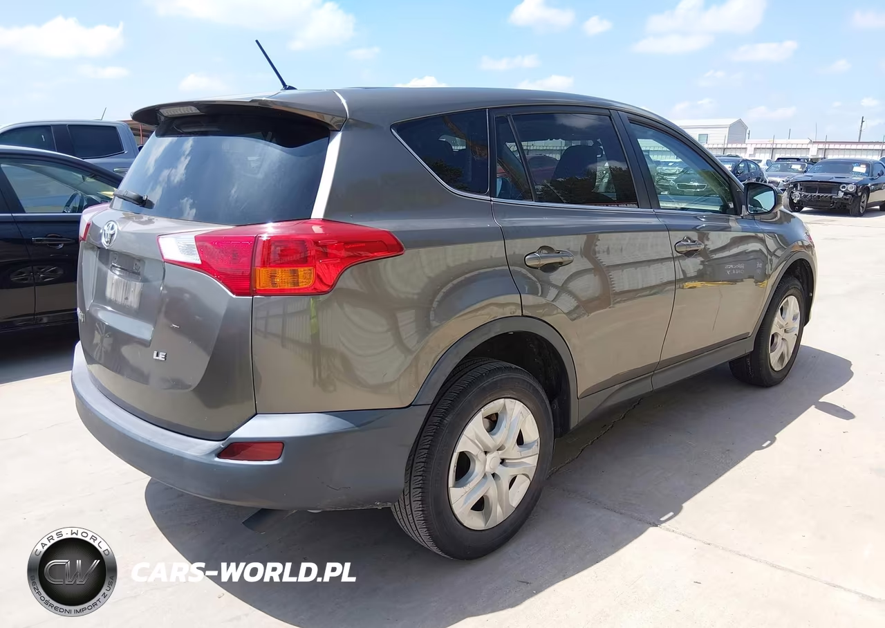 2015 Toyota Rav4 Le VIN:2T3ZFREV8FW143426 - 4