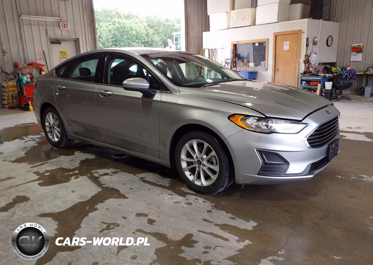 2020 Ford Fusion Hybrid Se – zdjęcie 1 z 17
