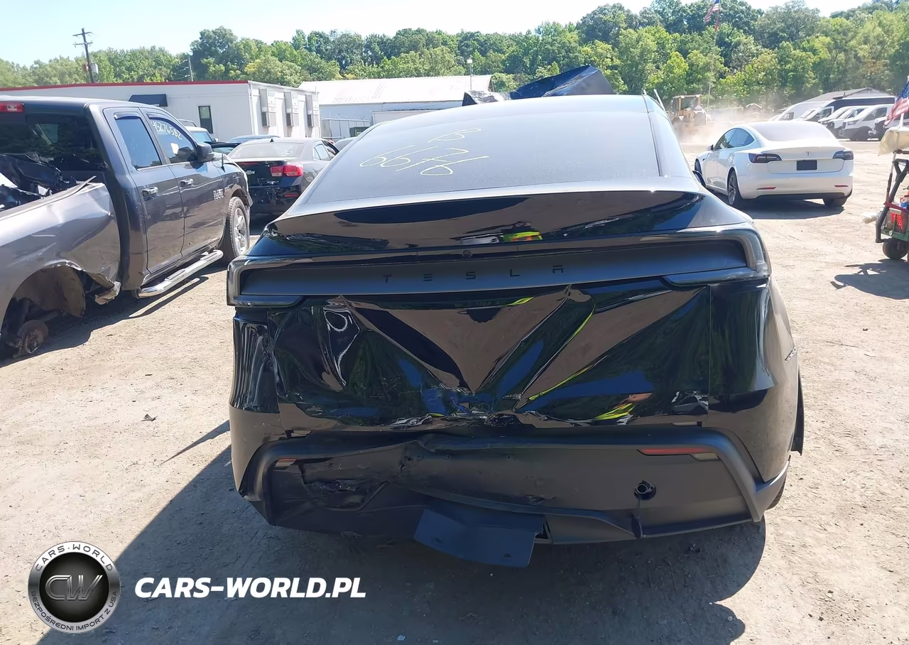 2026 Tesla Model Y Premium Rear-Wheel Drive-Rear-Wheel Drive VIN:7SAYGDED9TF616676 - 14