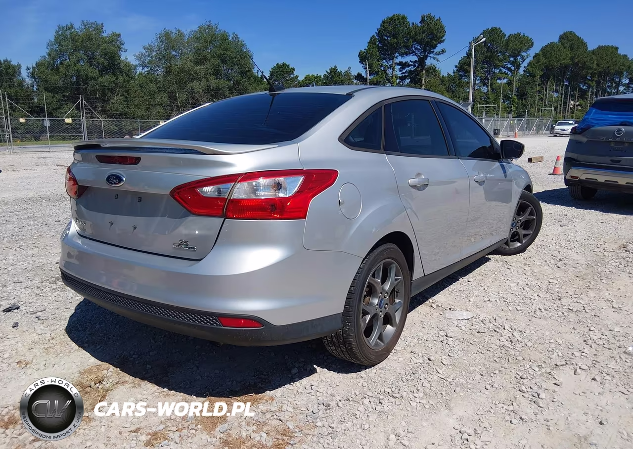 2013 Ford Focus Se VIN:1FADP3F29DL174537 - 4