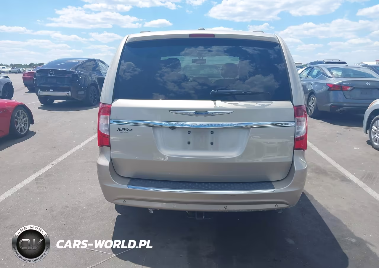 2015 Chrysler Town & Country Touring-L VIN:2C4RC1CG3FR676874 - 16