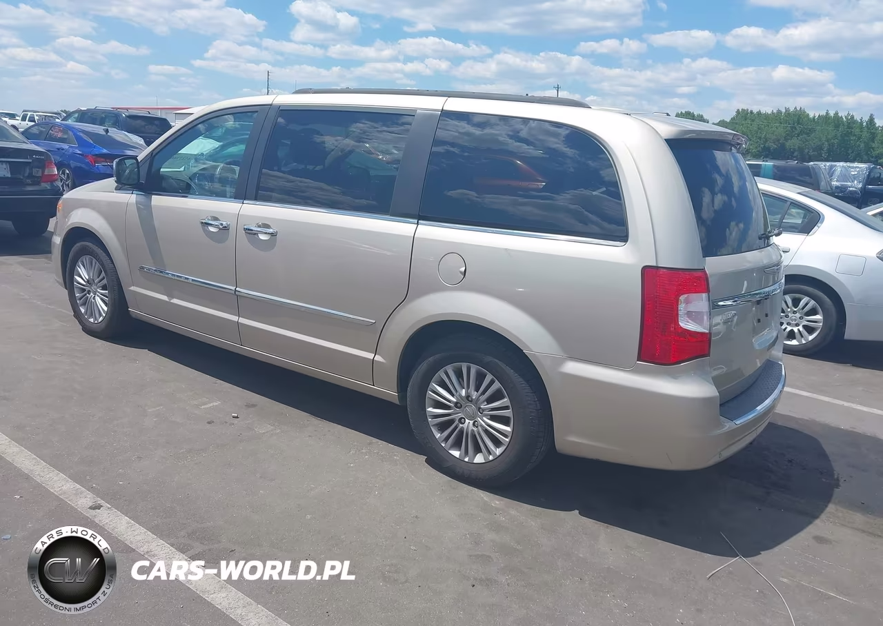 2015 Chrysler Town & Country Touring-L VIN:2C4RC1CG3FR676874 - 3