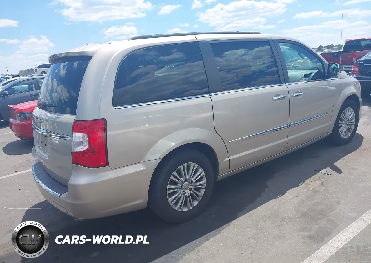 2015 Chrysler Town & Country Touring-L VIN:2C4RC1CG3FR676874 - 4