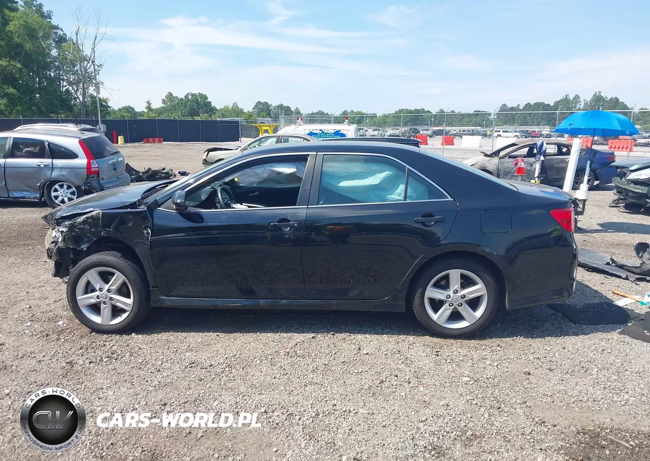 2014 Toyota Camry Se VIN:4T1BF1FK1EU819133 - 15