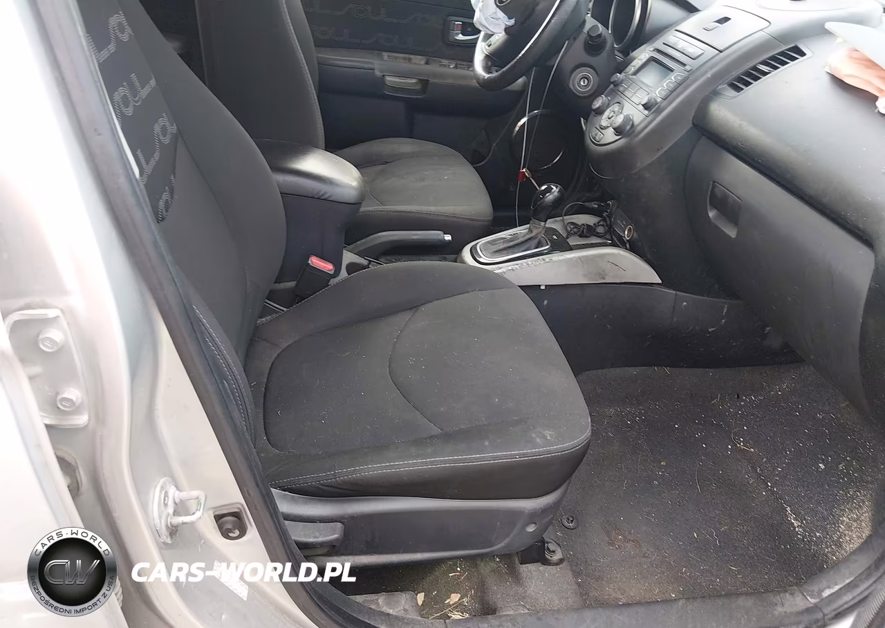 2012 Kia Soul + VIN:KNDJT2A6XC7391776 - 5