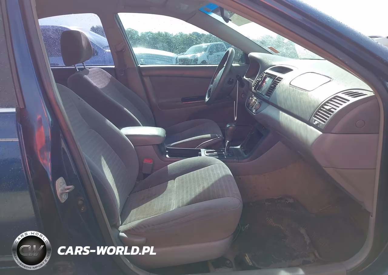 2005 Toyota Camry Le VIN:4T1BE32K15U090927 - 5