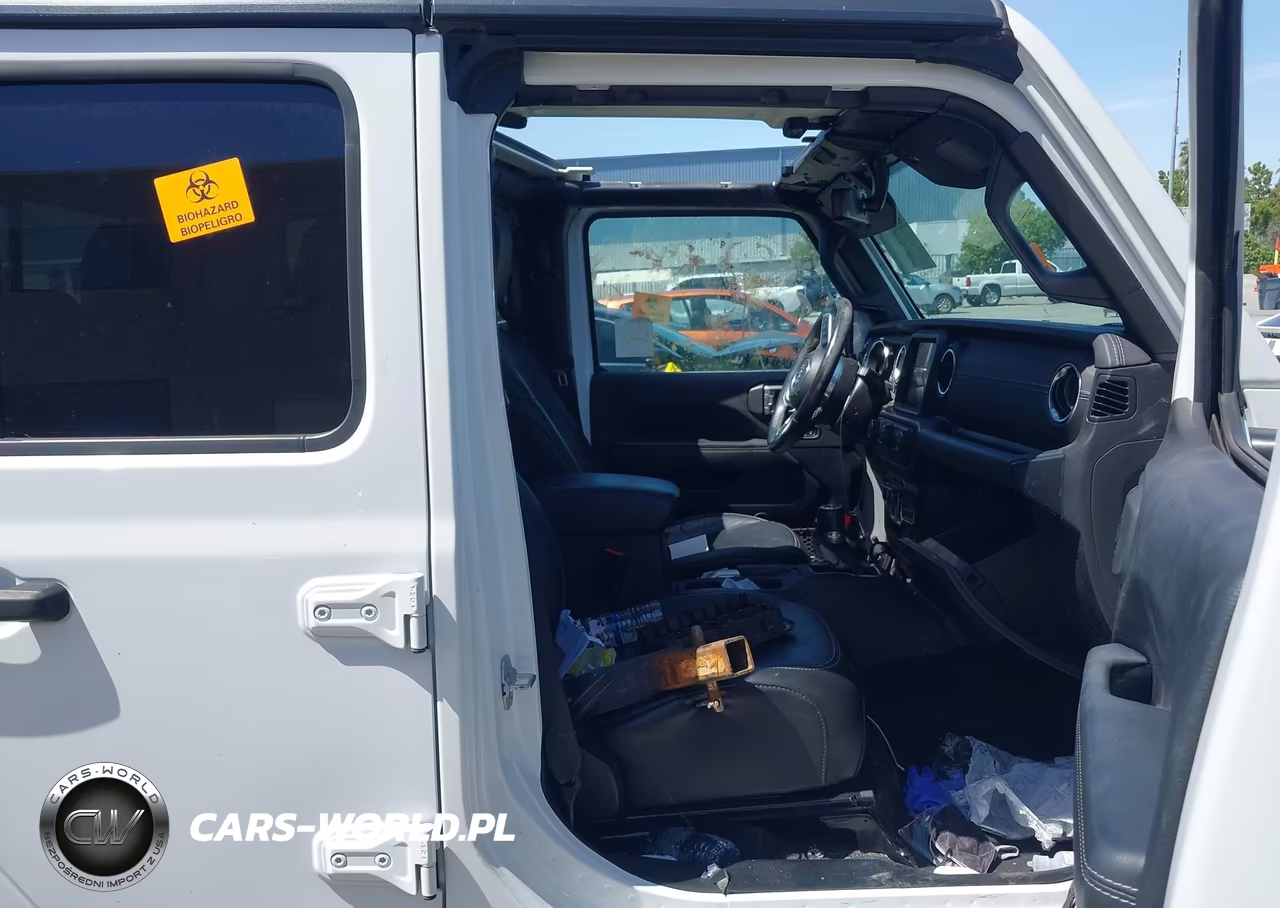 2020 Jeep Gladiator Overland 4X4 VIN:1C6HJTFGXLL175226 - 5