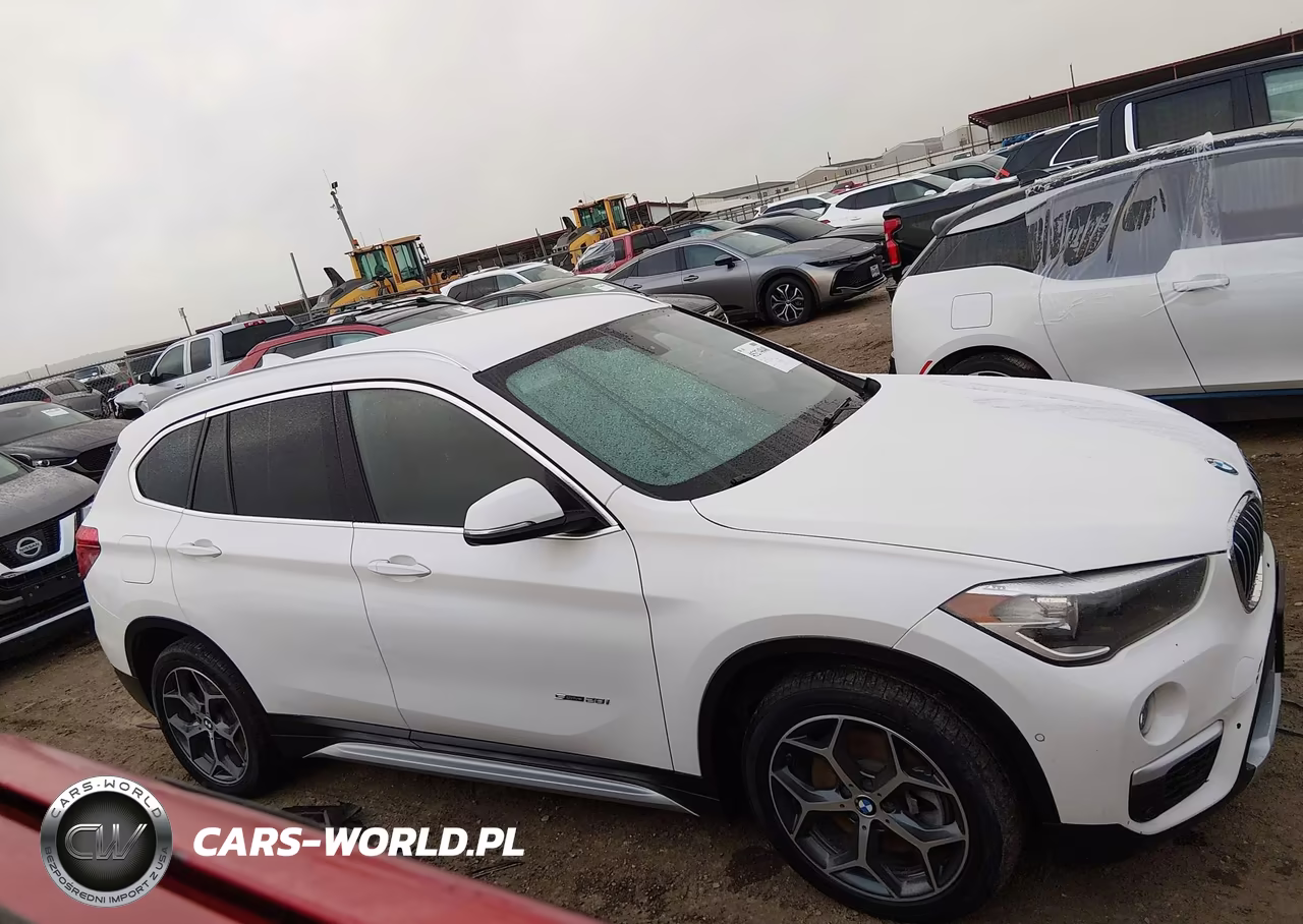 2018 BMW X1 Sdrive28I VIN:WBXHU7C30J5H39823 - 13