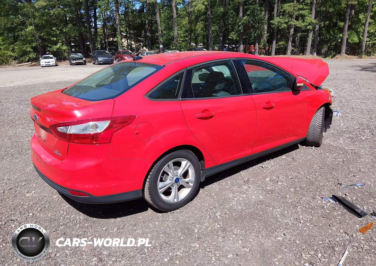 2014 Ford Focus Se VIN:1FADP3F22EL119090 - 4