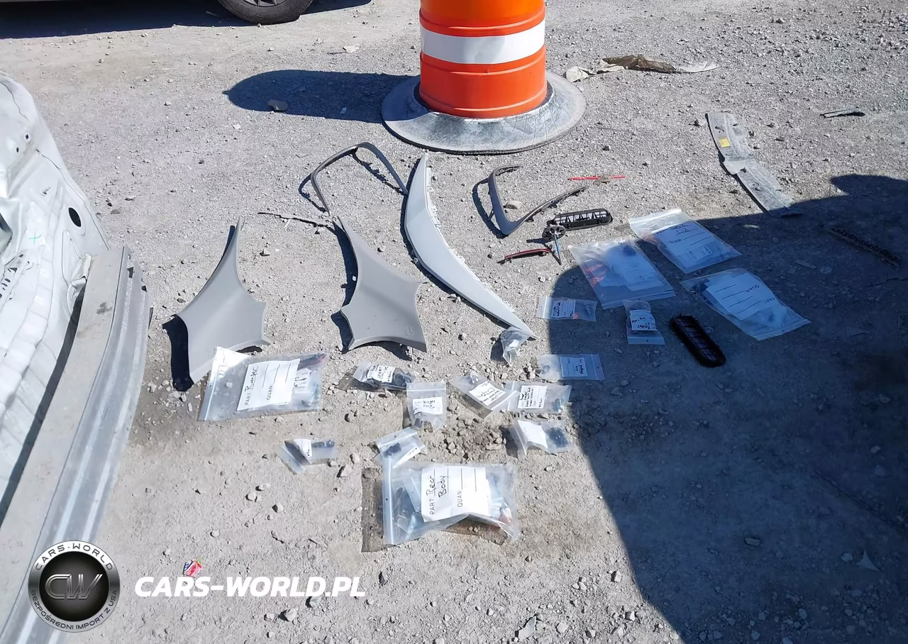 2024 Toyota Camry Le VIN:4T1C11AK4RU216905 - 12