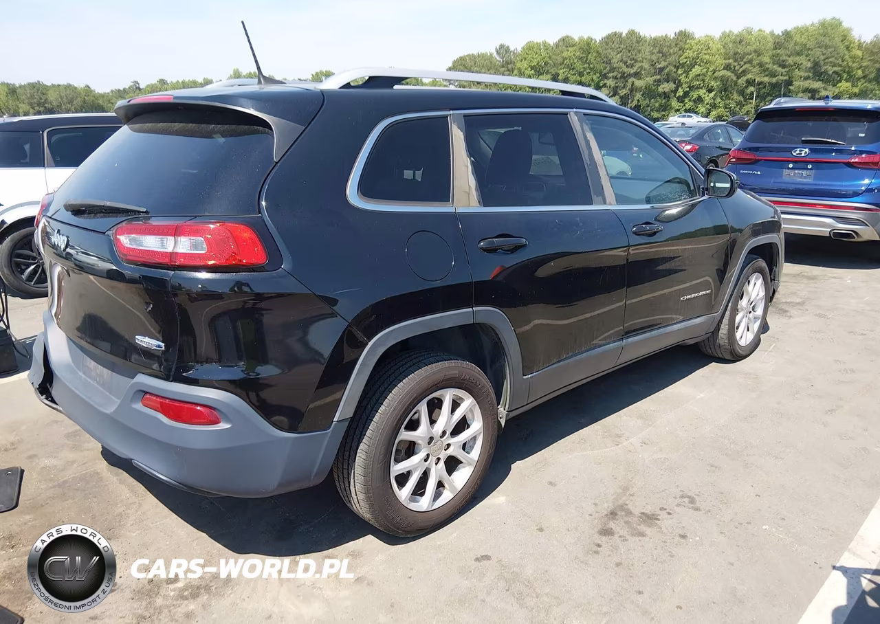 2018 Jeep Cherokee Latitude Plus Fwd VIN:1C4PJLLBXJD604532 - 4