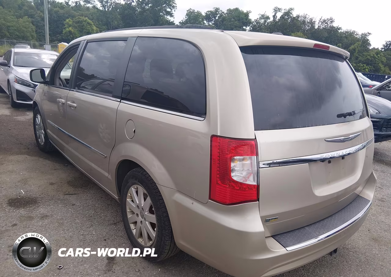 2016 Chrysler Town & Country Touring VIN:2C4RC1BG7GR267702 - 3