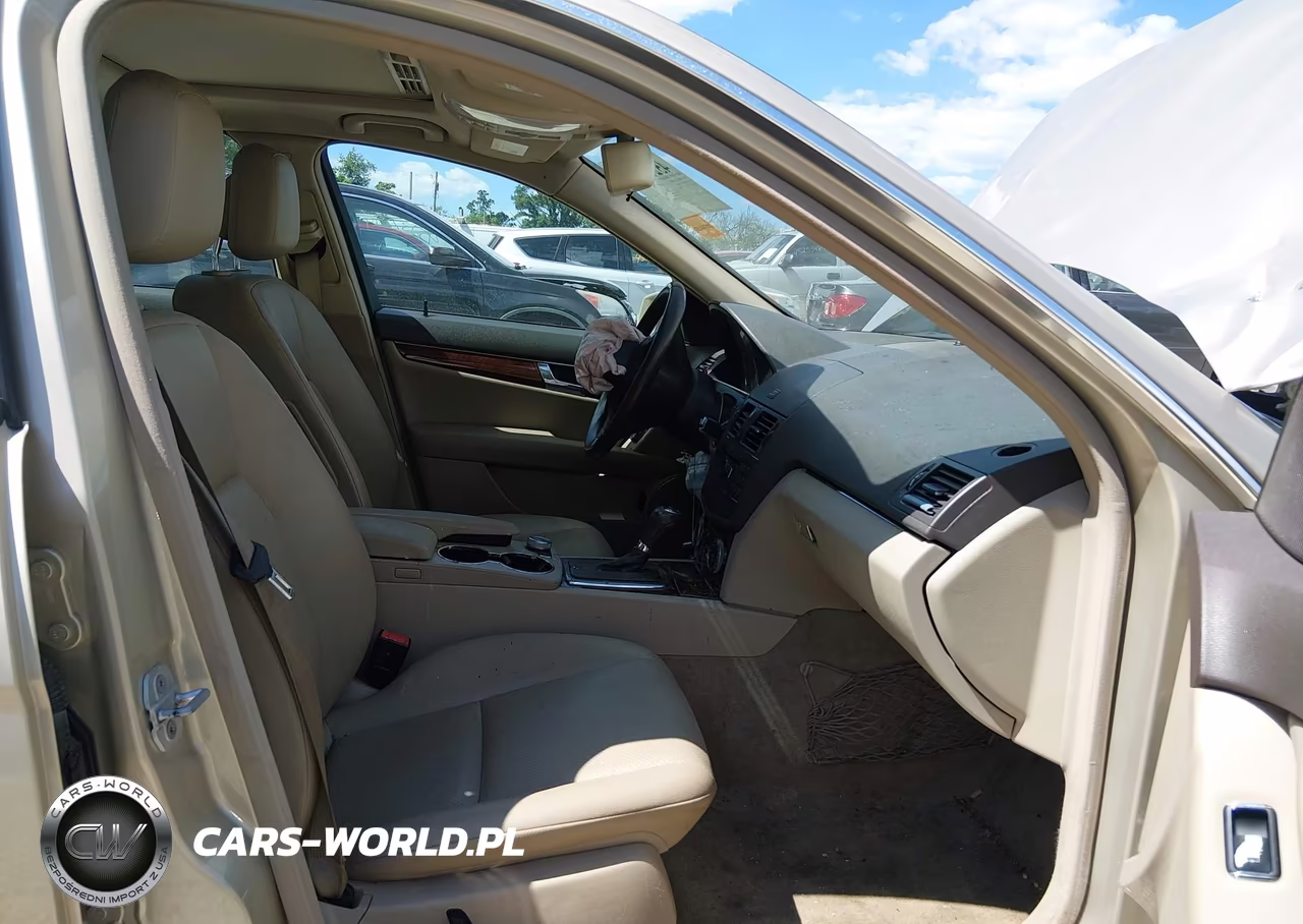 2010 Mercedes-Benz C 300 Luxury-Sport VIN:WDDGF5EB7AF412943 - 5
