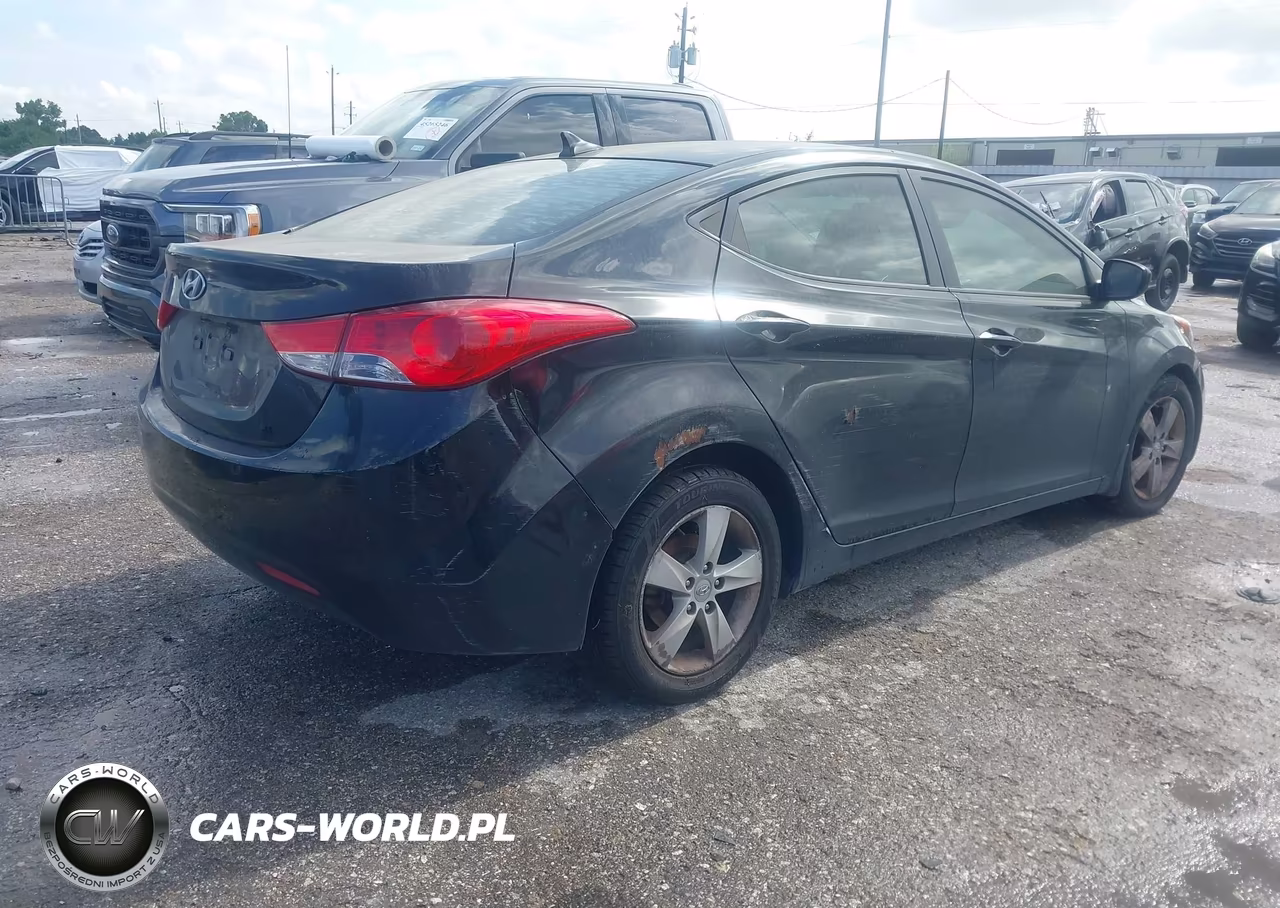 2013 Hyundai Elantra Gls VIN:KMHDH4AE1DU595141 - 4