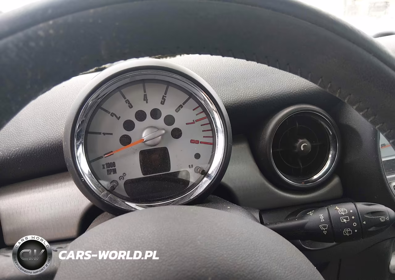 2009 Mini Cooper S VIN:WMWMF73589TT94310 - 7