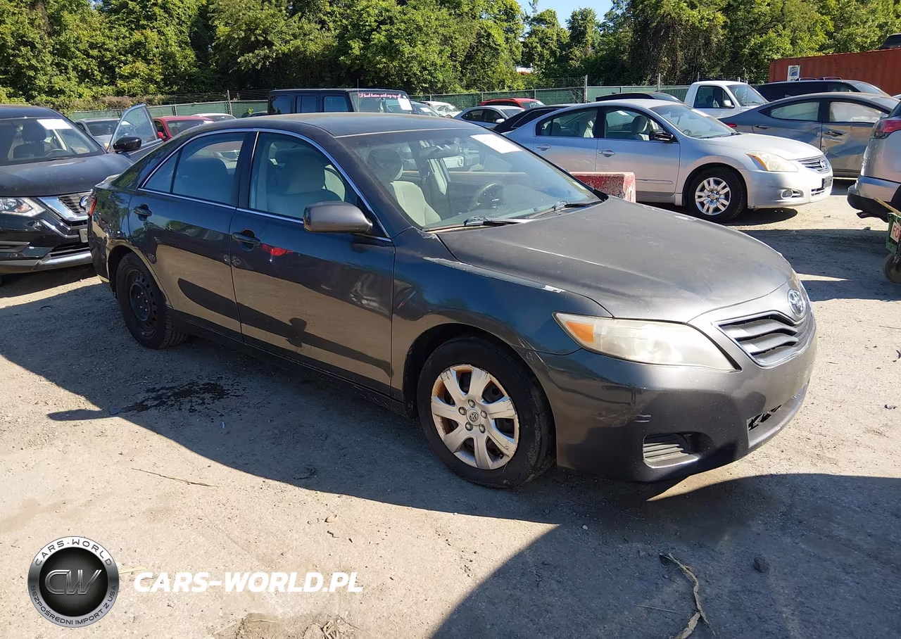 2011 Toyota Camry Le – zdjęcie 1 z 13