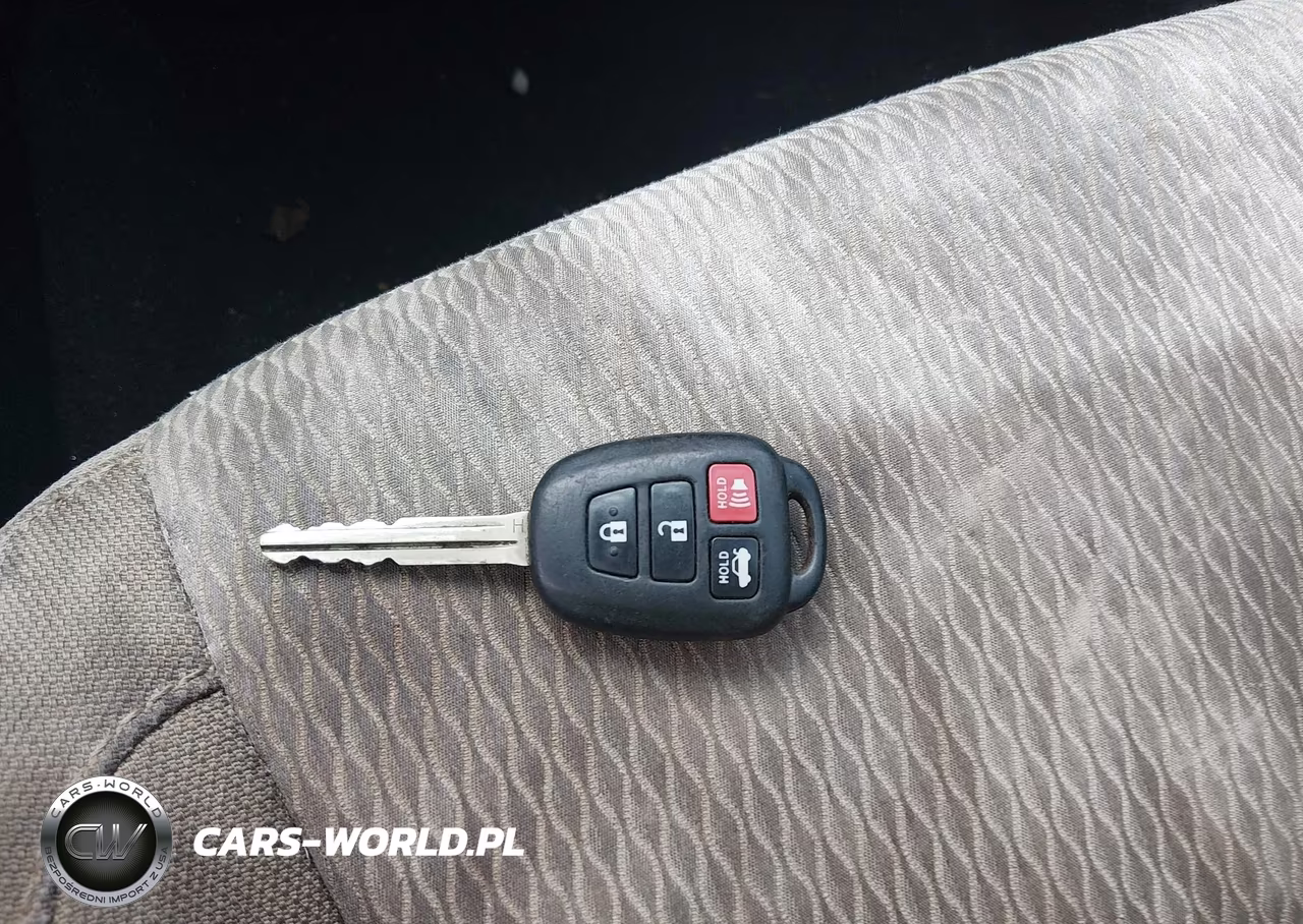 2016 Toyota Corolla Le VIN:5YFBURHE2GP391248 - 11