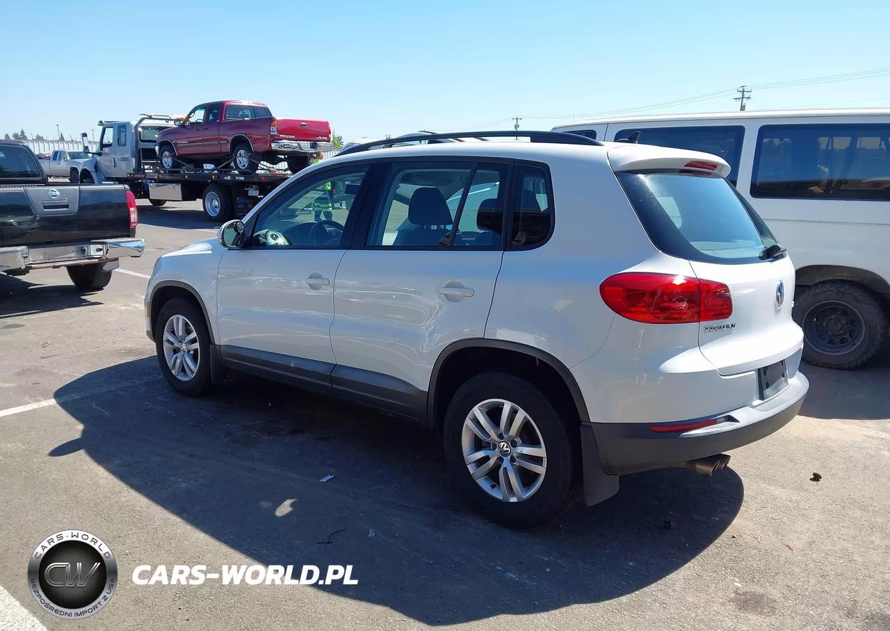 2015 Volkswagen Tiguan S VIN:WVGAV7AX1FW541473 - 3