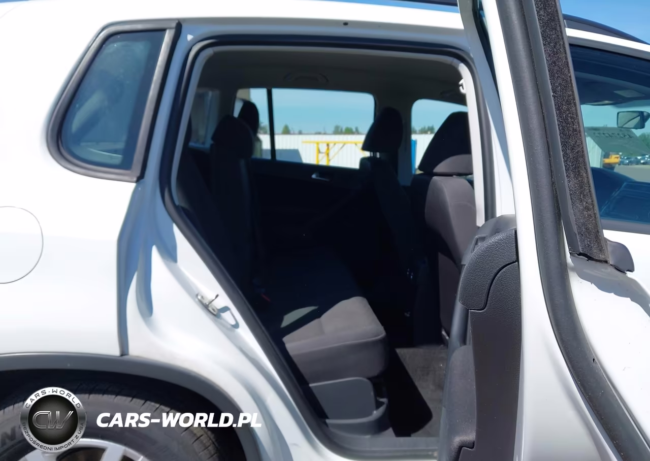 2015 Volkswagen Tiguan S VIN:WVGAV7AX1FW541473 - 8