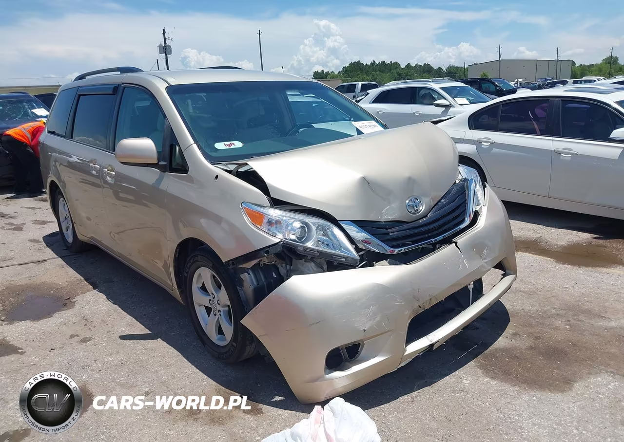 2013 Toyota Sienna Le V6 8 Passenger – zdjęcie 1 z 16
